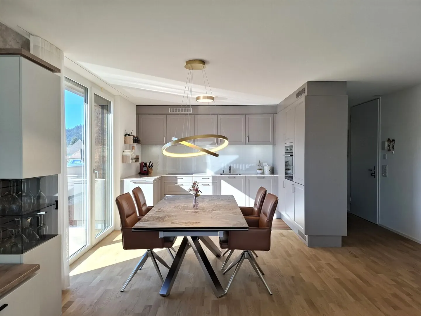 Penthouse apartment with panoramic views and spacious terrace - Photo 4 of 11