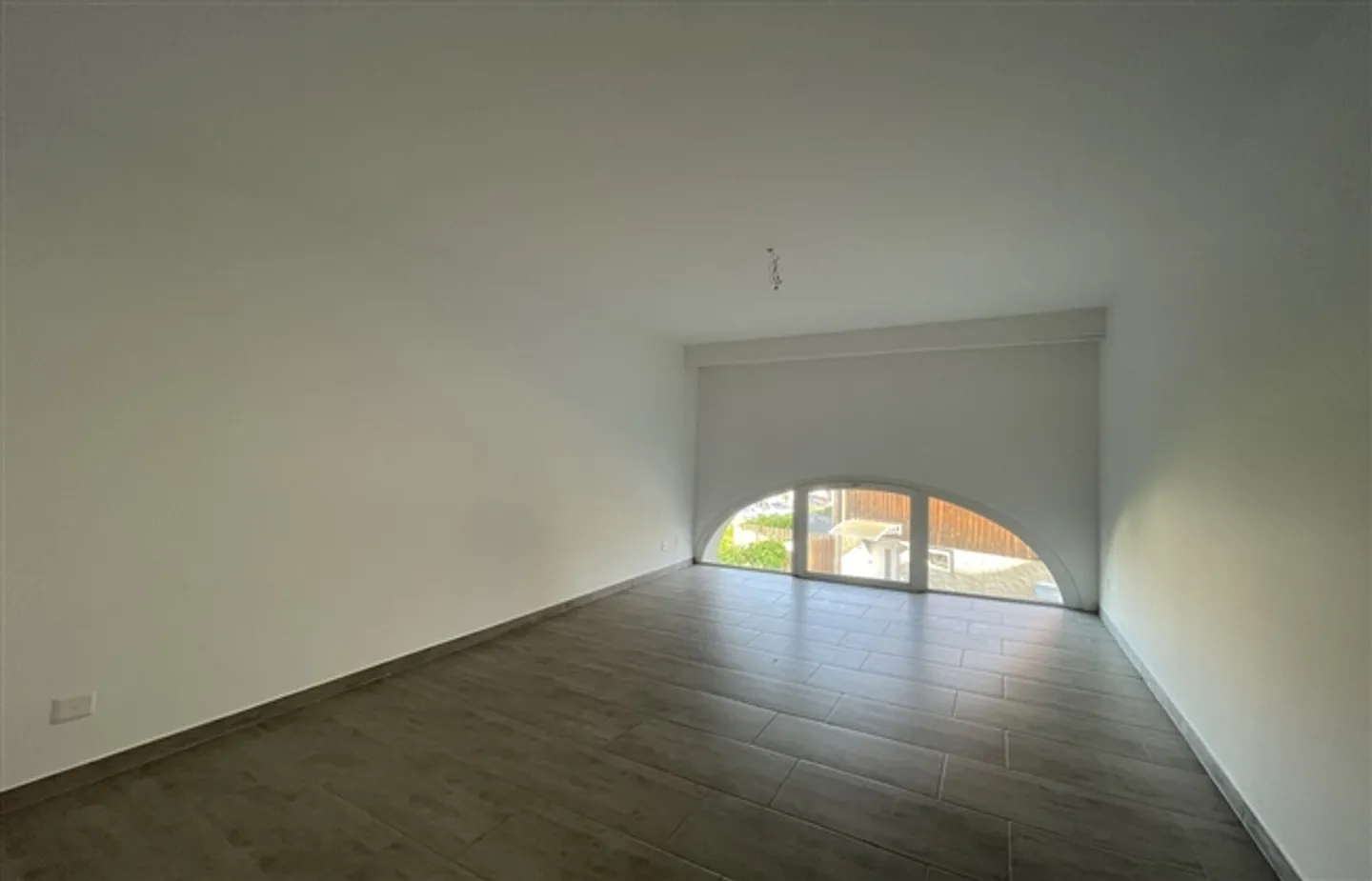 «3.5 Zimmer Triplex-Wohnung im Erdgeschoss mit Garage inklusive» - Foto 9 von 10