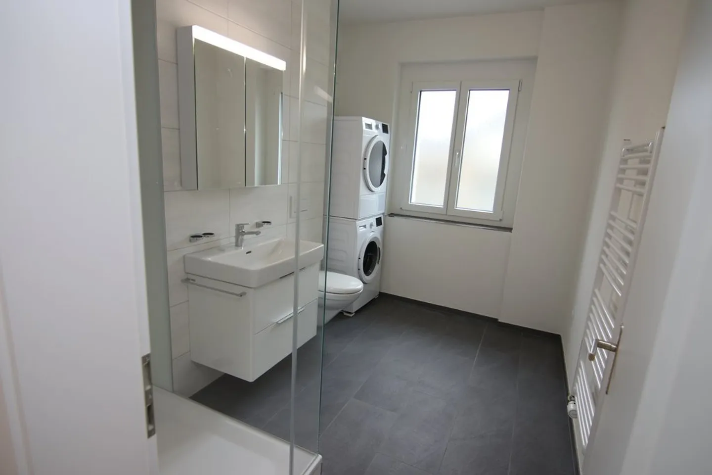 Top modern and renovated 3.5-room apartment in District 3 - Photo 5 of 7