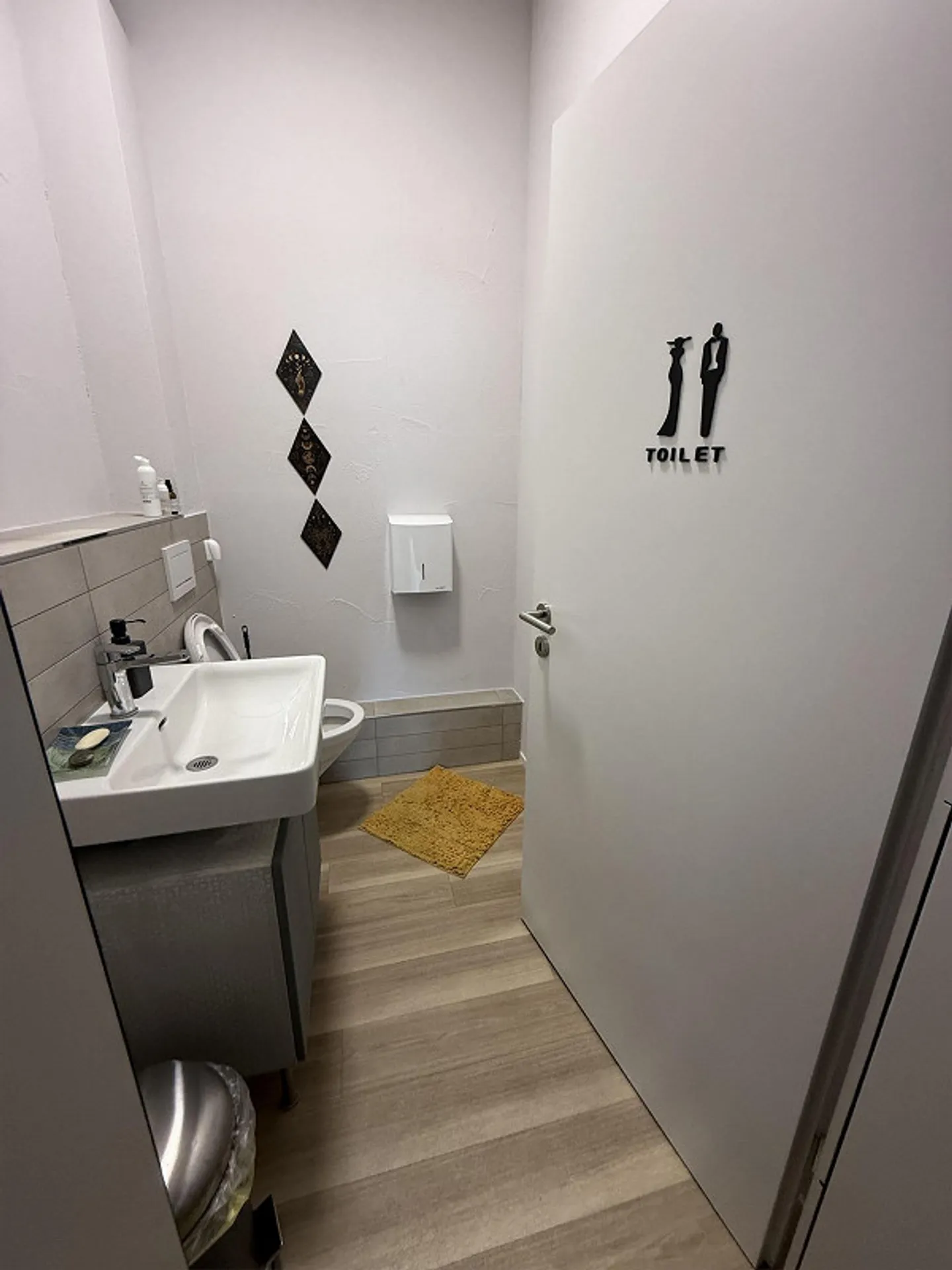 Practice or commercial premises for rent (139m²) - Photo 4 of 10