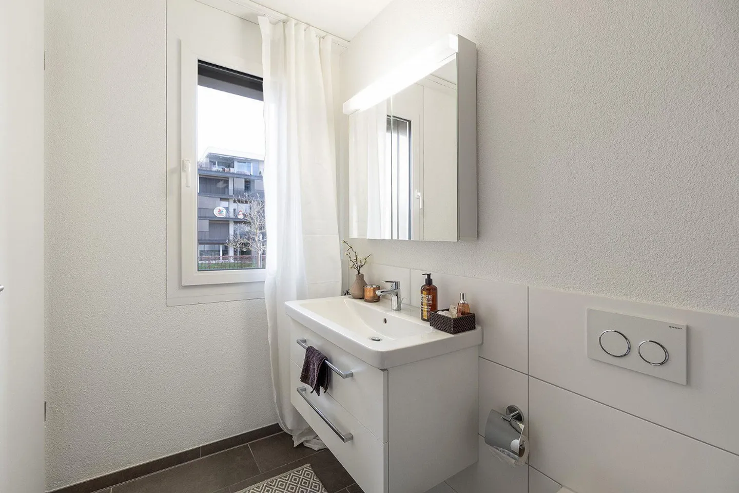 Ampio appartamento moderno di 3,5 locali a Rothenburg - Foto 2 di 5