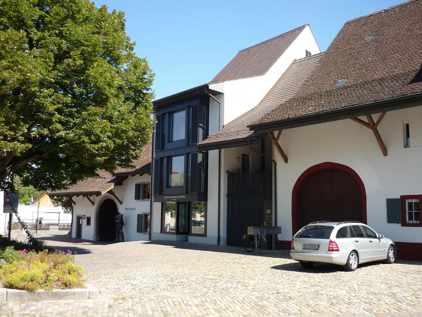 Charming, modern 1-room studio, ground floor in the "Döbelihaus" in Pratteln - Photo 1 of 7