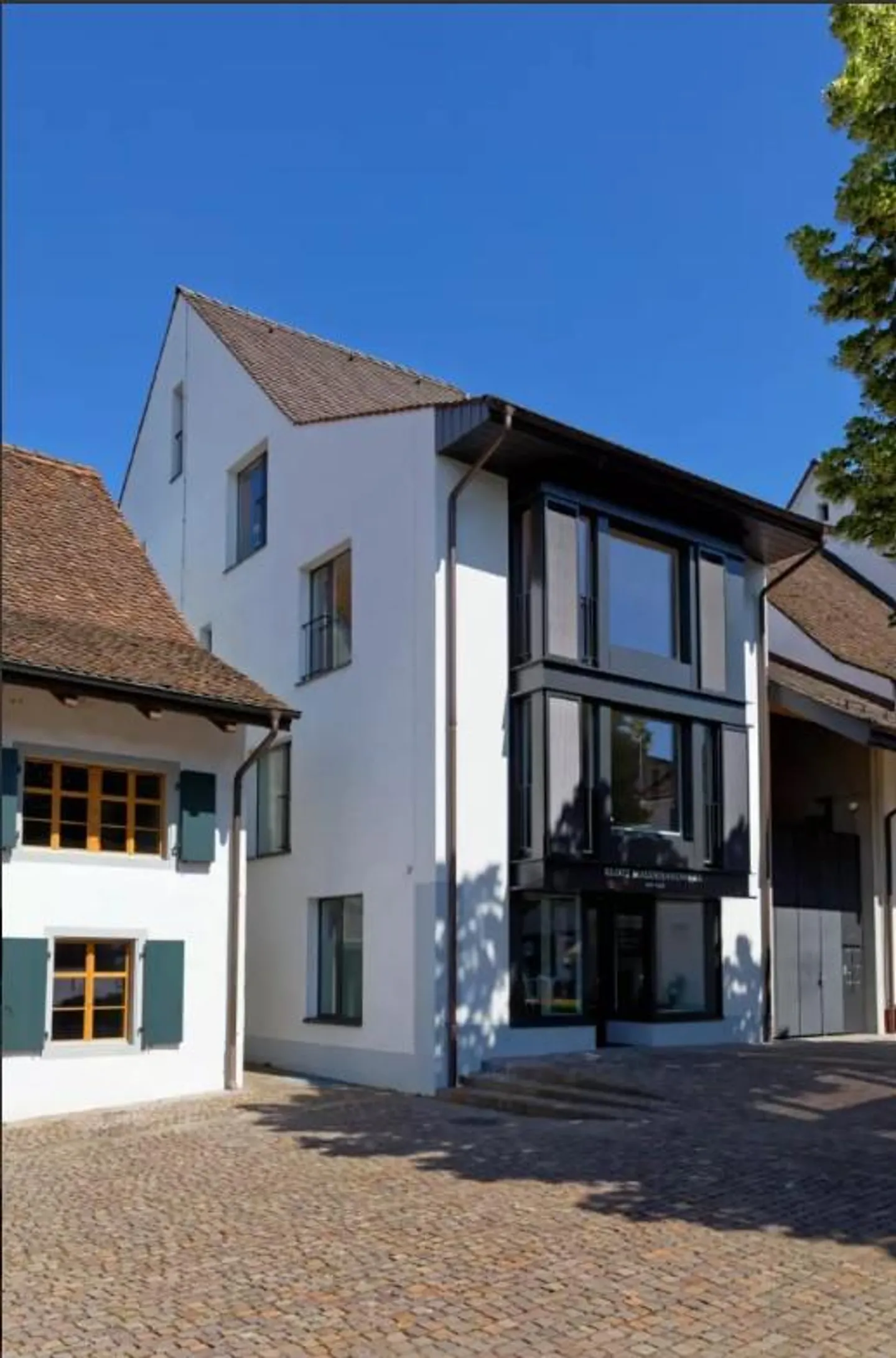 Charming, modern 1-room studio, ground floor in the "Döbelihaus" in Pratteln - Photo 2 of 7