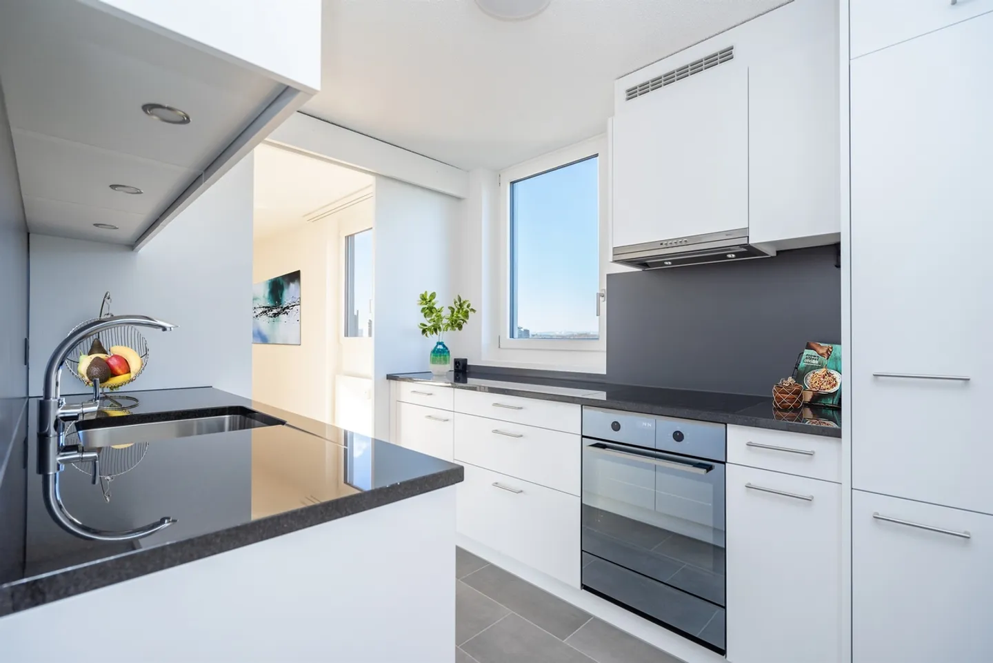 Moving is a pleasure here! - Photo 2 of 11