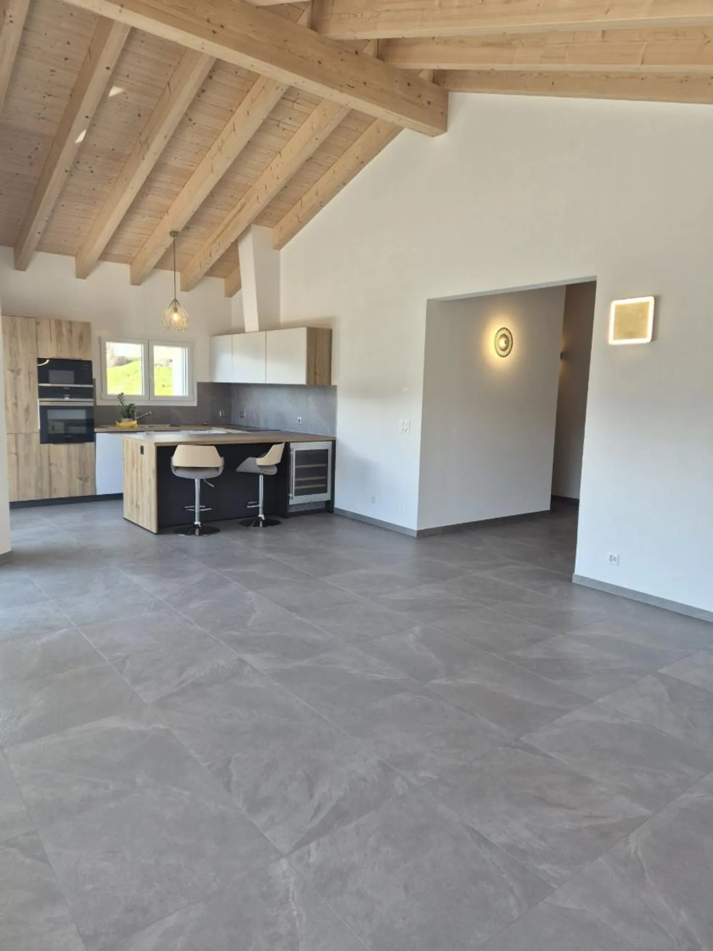 Wunderschöne Penthousewohnung mit 4,5 Zimmern - Foto 3 von 10