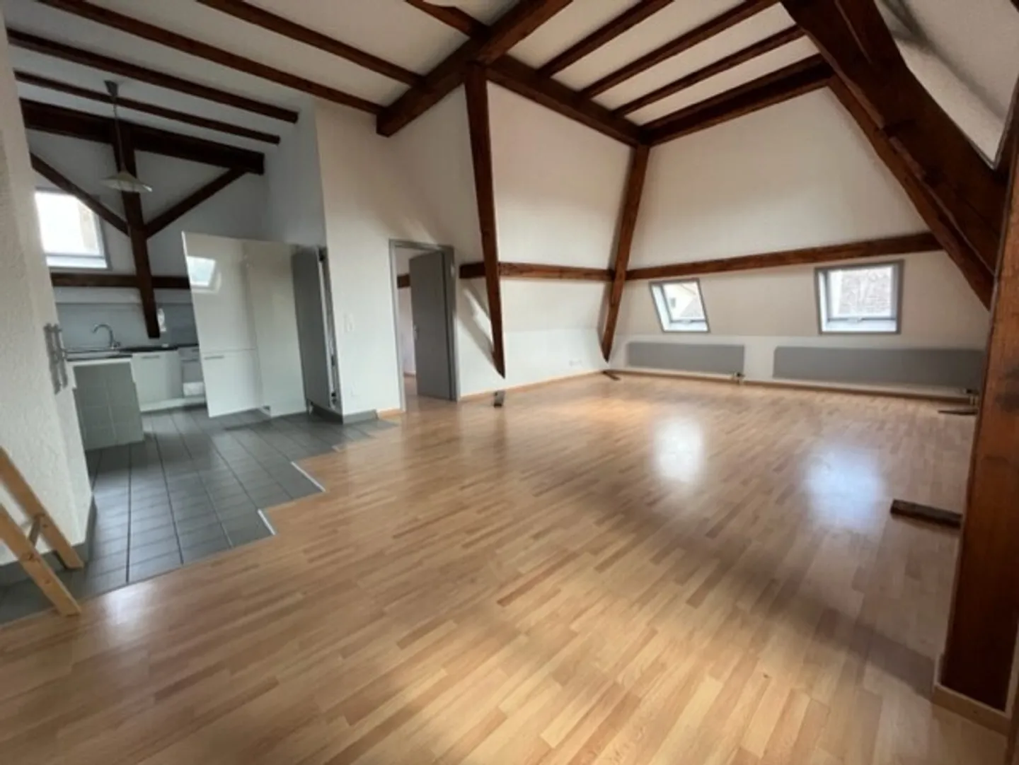 magnificent fully renovated 4.5 room apartment - Photo 2 of 12