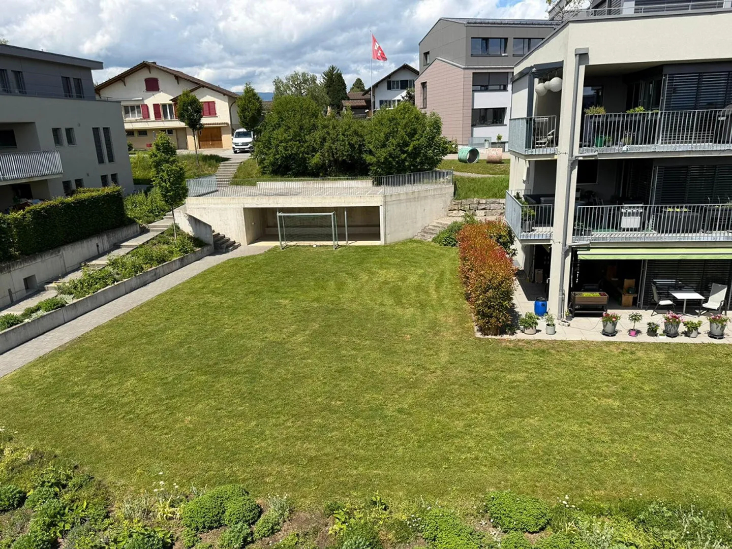Casa a schiera moderna con vista sulle Alpi - Foto 6 di 24