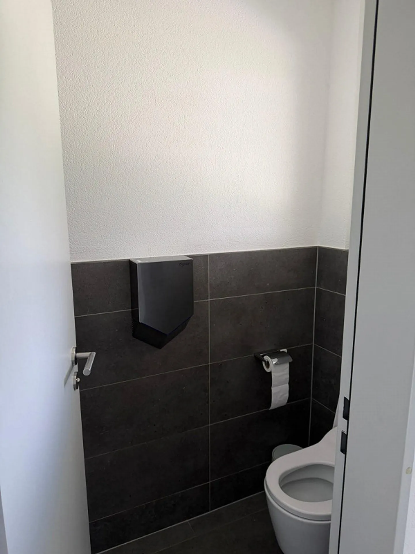 Casa a schiera moderna con vista sulle Alpi - Foto 20 di 24