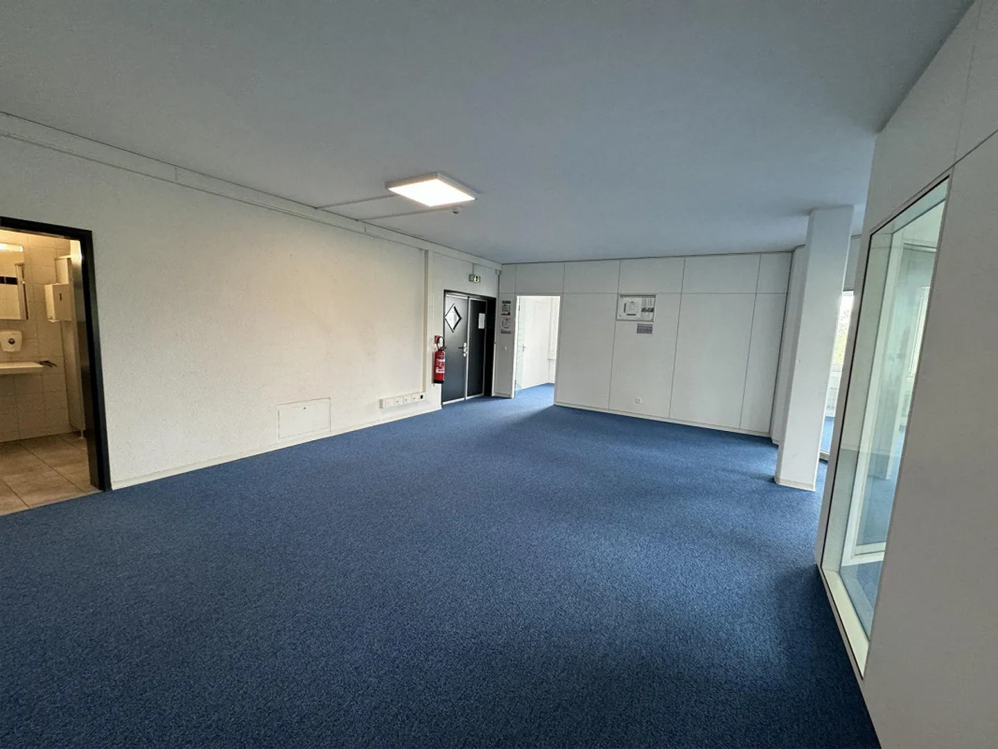 Geräumiger Gewerberaum zu Vermieten - Foto 2 von 11