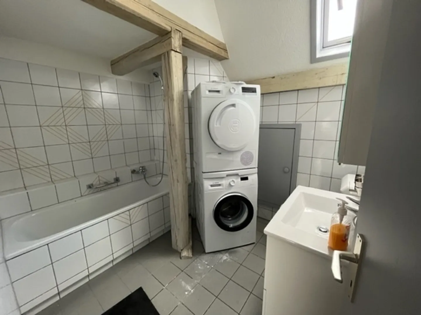 magnificent fully renovated 4.5 room apartment - Photo 10 of 12