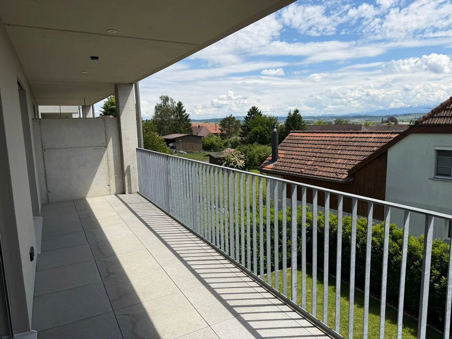 Casa a schiera moderna con vista sulle Alpi - Foto 24 di 24