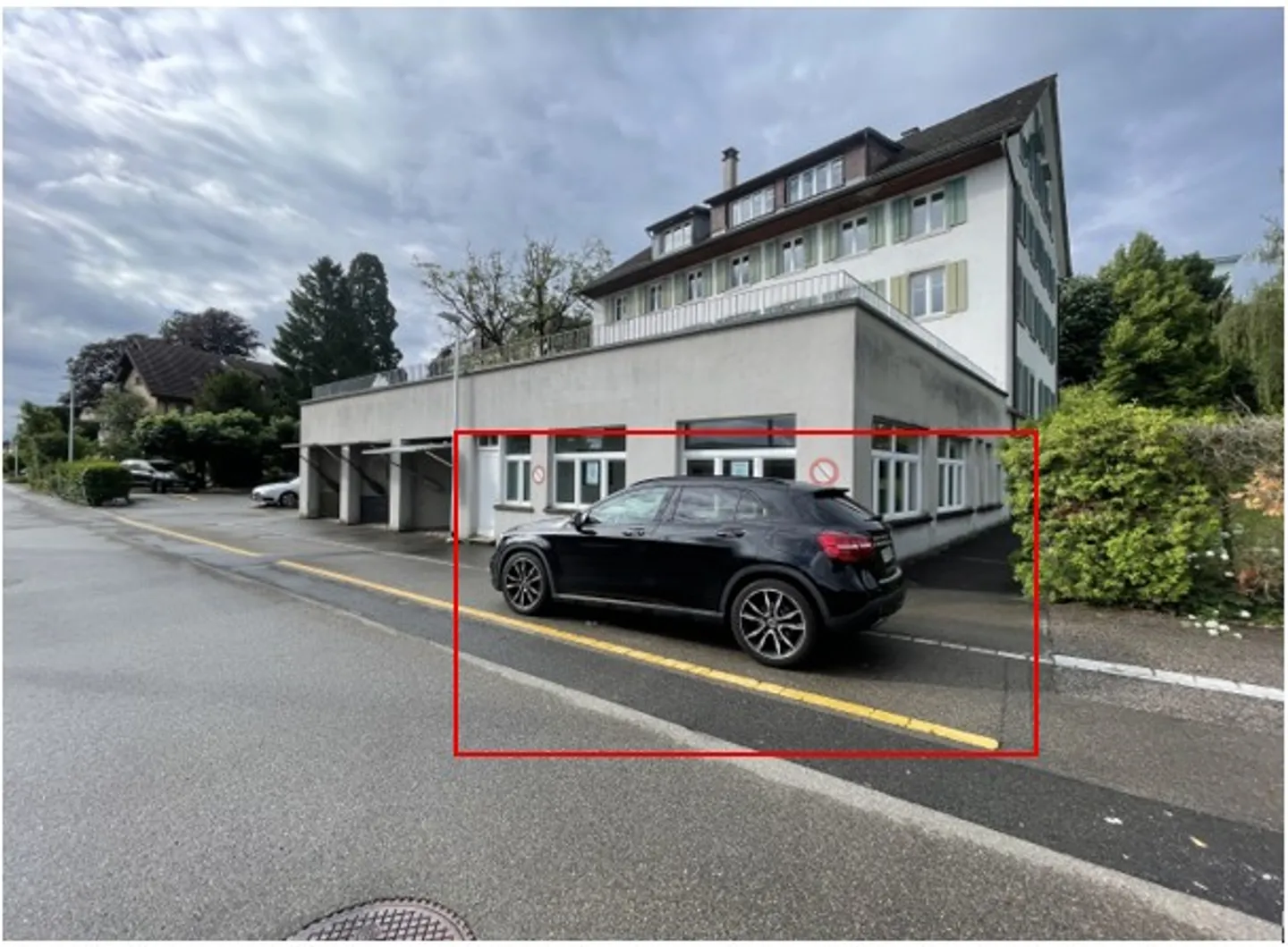 Outdoor parking space for rent - Photo 2 of 2