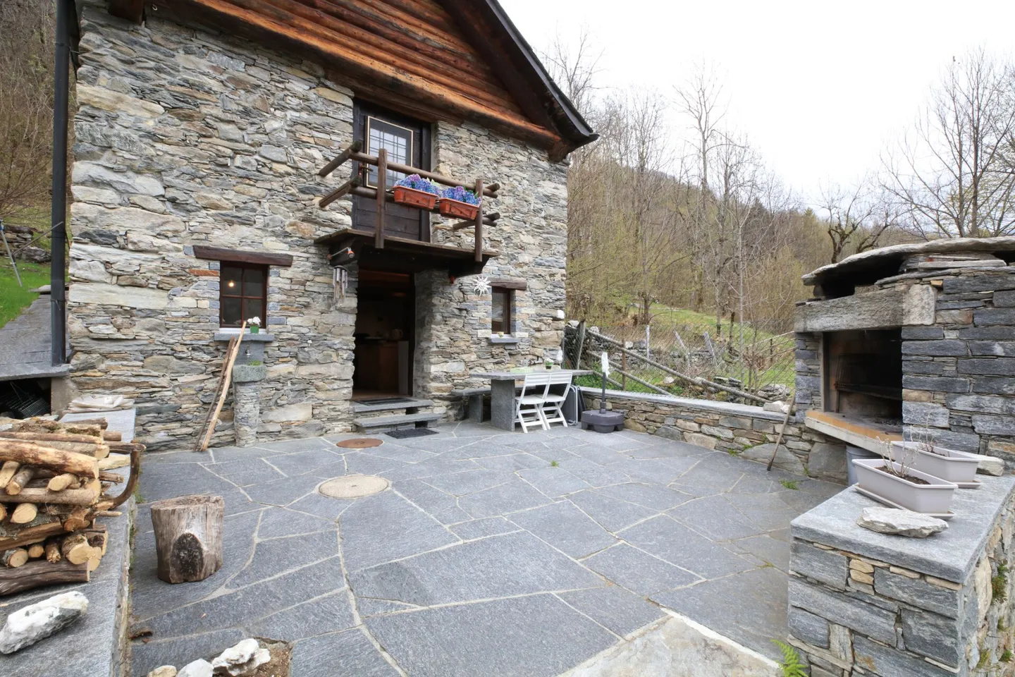 CAMPO VALLEMAGGIA - Tessiner Rustico inmitten der Natur - Foto 9 von 10