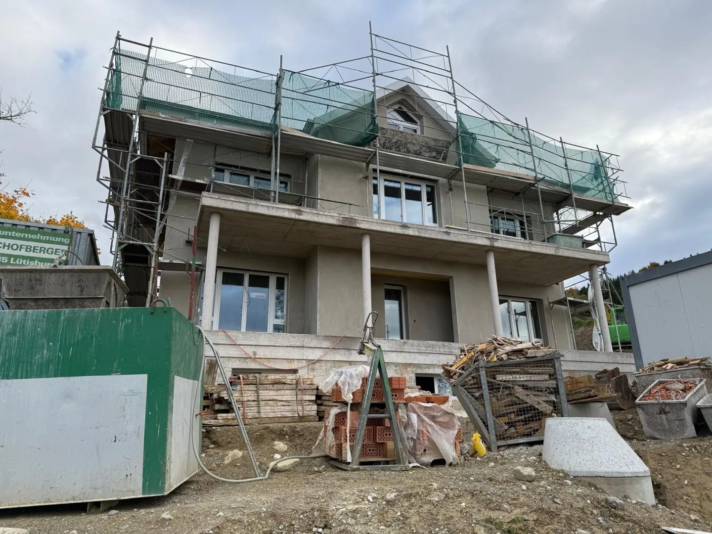 Zu vermieten in Mammern, angrenzend an Landwirtschaftszone, freistehendes 6½ Zi.-EFH mit Lift; Unverbaubarer Hanglage und Sicht auf See ! - Foto 2 von 16