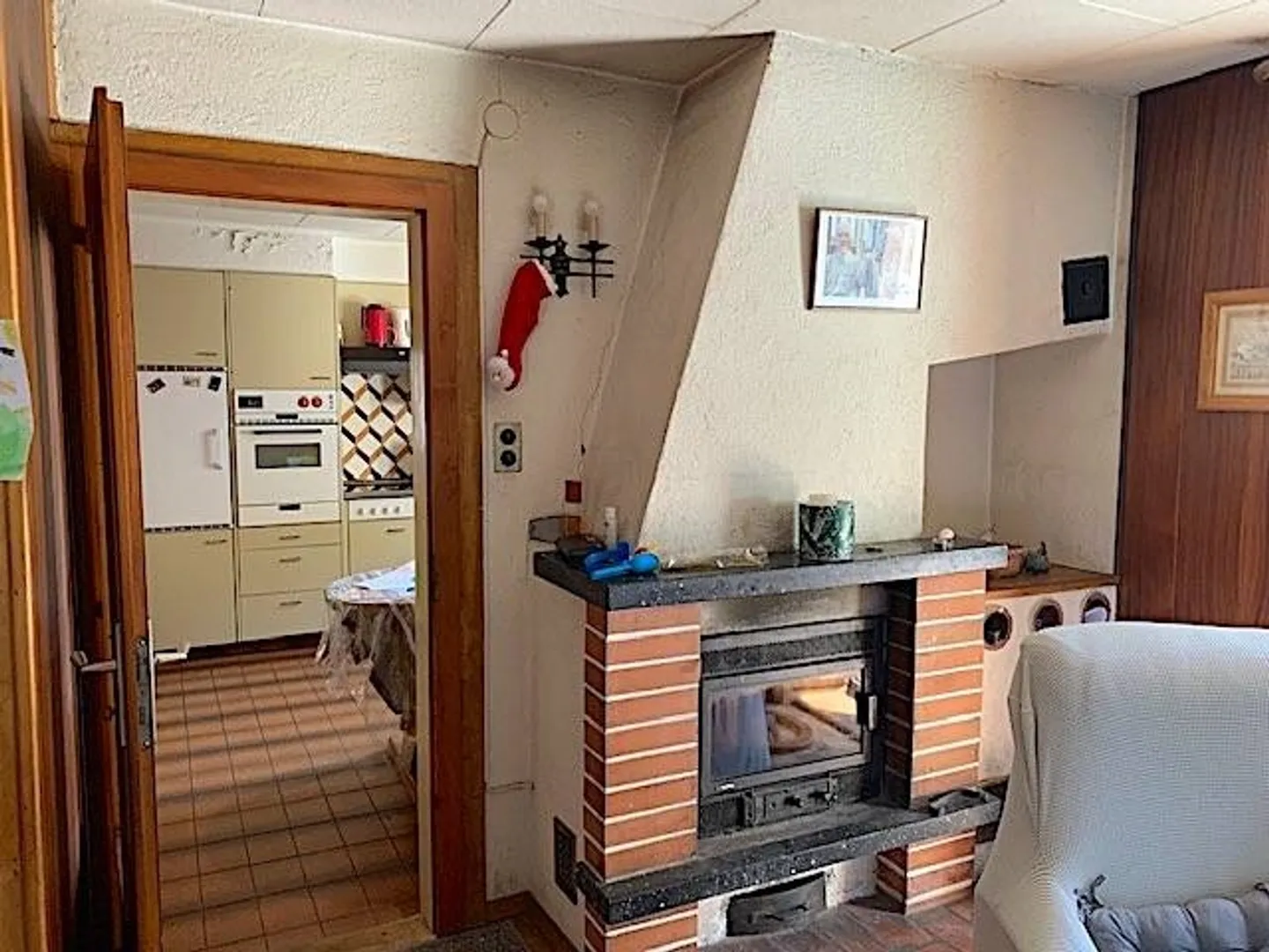 Dorfhaus mit 5 Zimmern, mit Nebengebäuden und Scheune - Foto 6 von 12