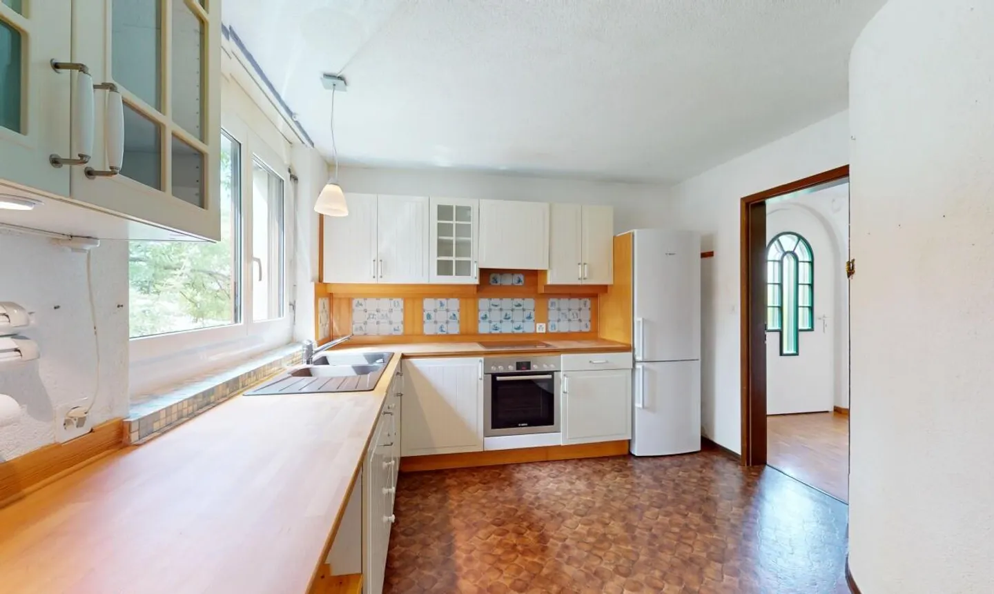 Affascinante casa a schiera con grande potenziale a Dielsdorf - Foto 5 di 11