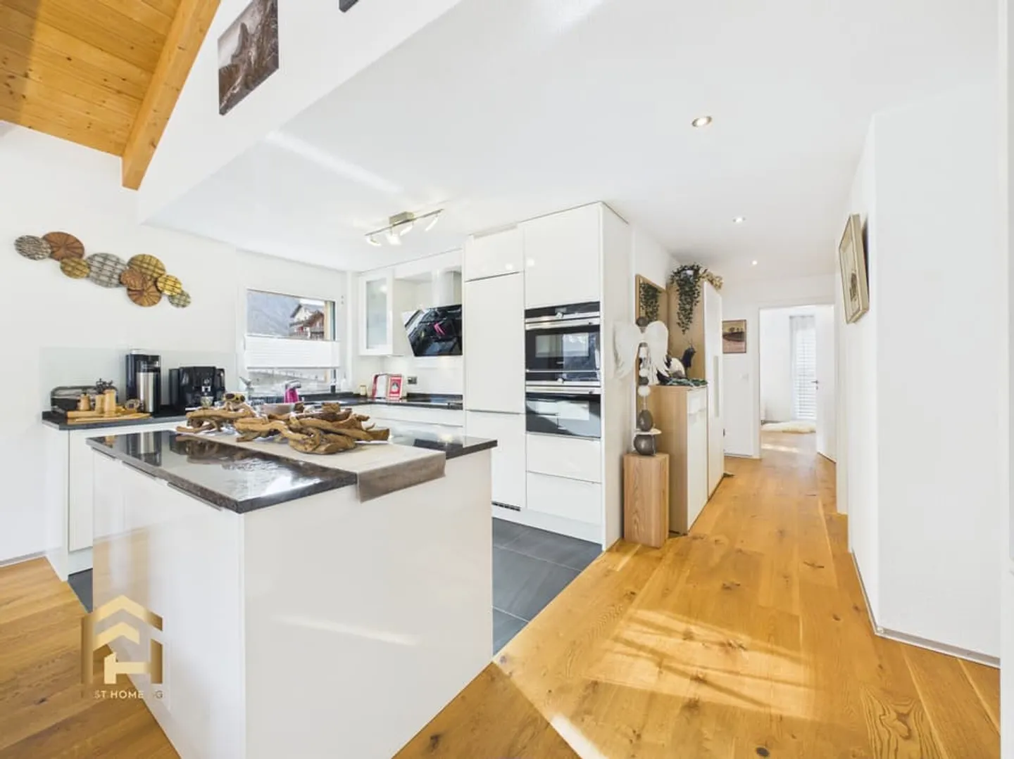 Appartamento duplex elegante di 5,5 stanze con due balconi - Foto 2 di 13