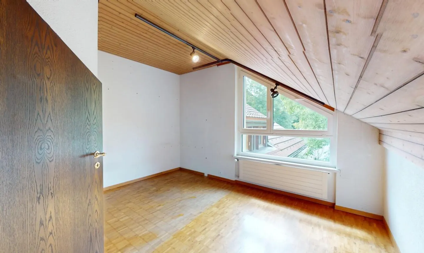 Affascinante casa a schiera con grande potenziale a Dielsdorf - Foto 8 di 11