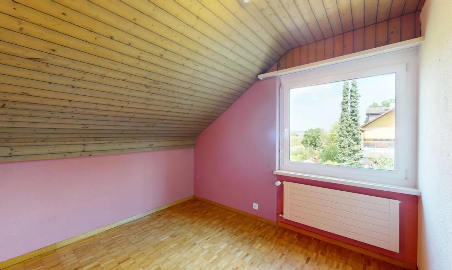 Affascinante casa a schiera con grande potenziale a Dielsdorf - Foto 9 di 11