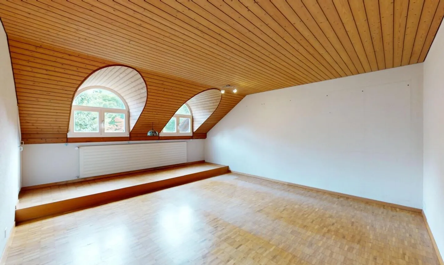 Affascinante casa a schiera con grande potenziale a Dielsdorf - Foto 10 di 11