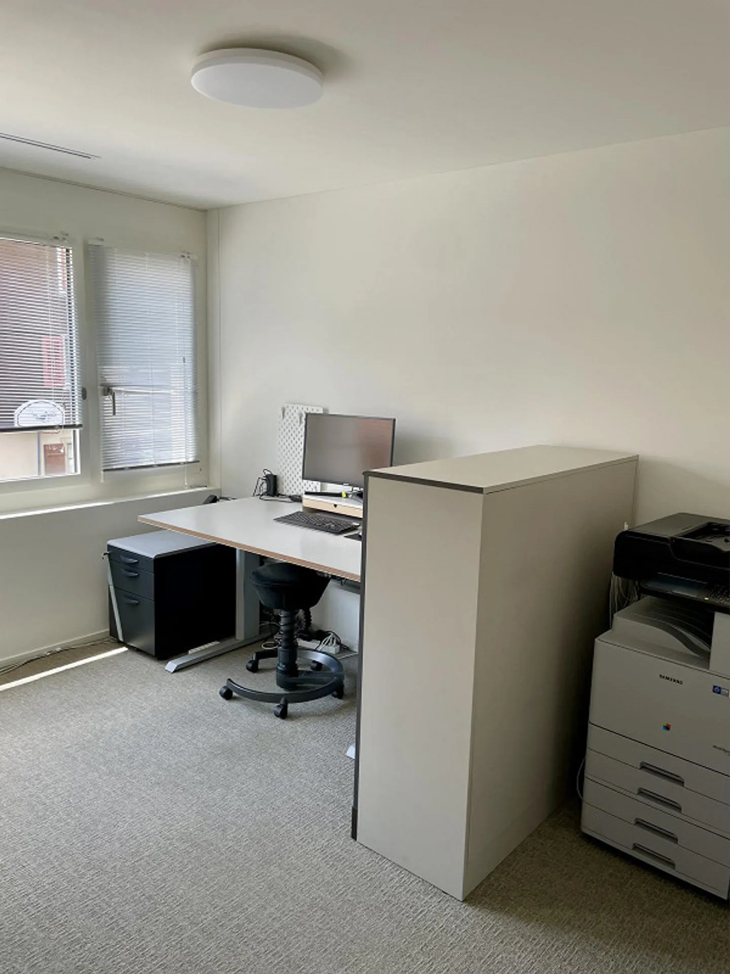 Espace de bureau de 48 m2 avec vue sur la verdure (+14 m2 salle de réunion à partager) - Photo 5 sur 5