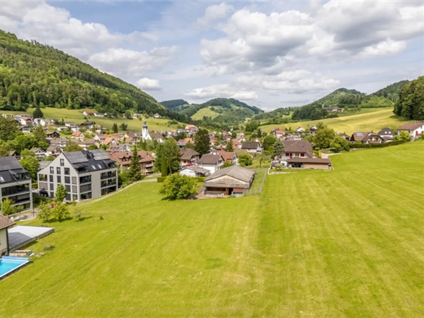 Terrain constructible ensoleillé de 1'943 m² avec un potentiel d'utilisation polyvalent - Photo 20 sur 20