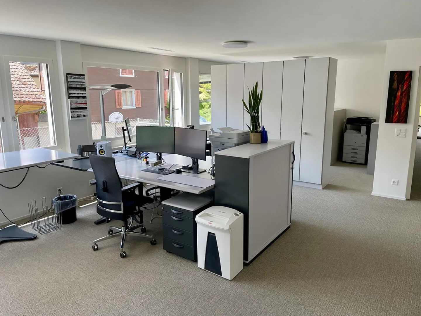 Espace de bureau de 48 m2 avec vue sur la verdure (+14 m2 salle de réunion à partager) - Photo 3 sur 5