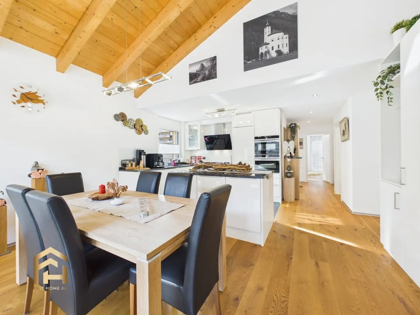 Appartamento duplex elegante di 5,5 stanze con due balconi - Foto 4 di 13