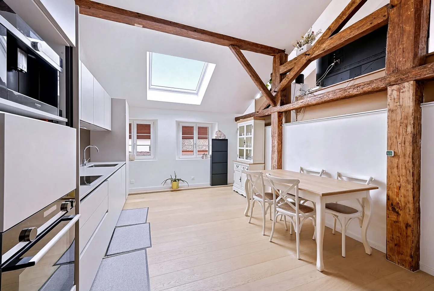 Charmantes renoviertes Triplex mit sichtbaren Balken - Foto 4 von 13