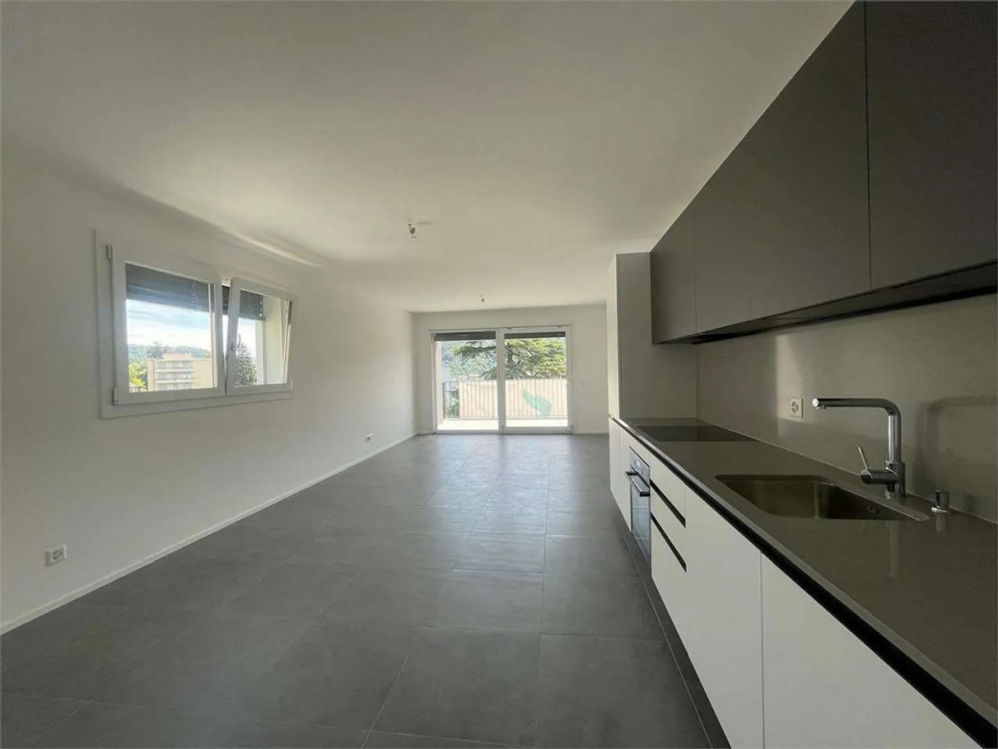 Nouveaux 3.5 pièces dans une résidence prestigieuse - Photo 2 sur 11