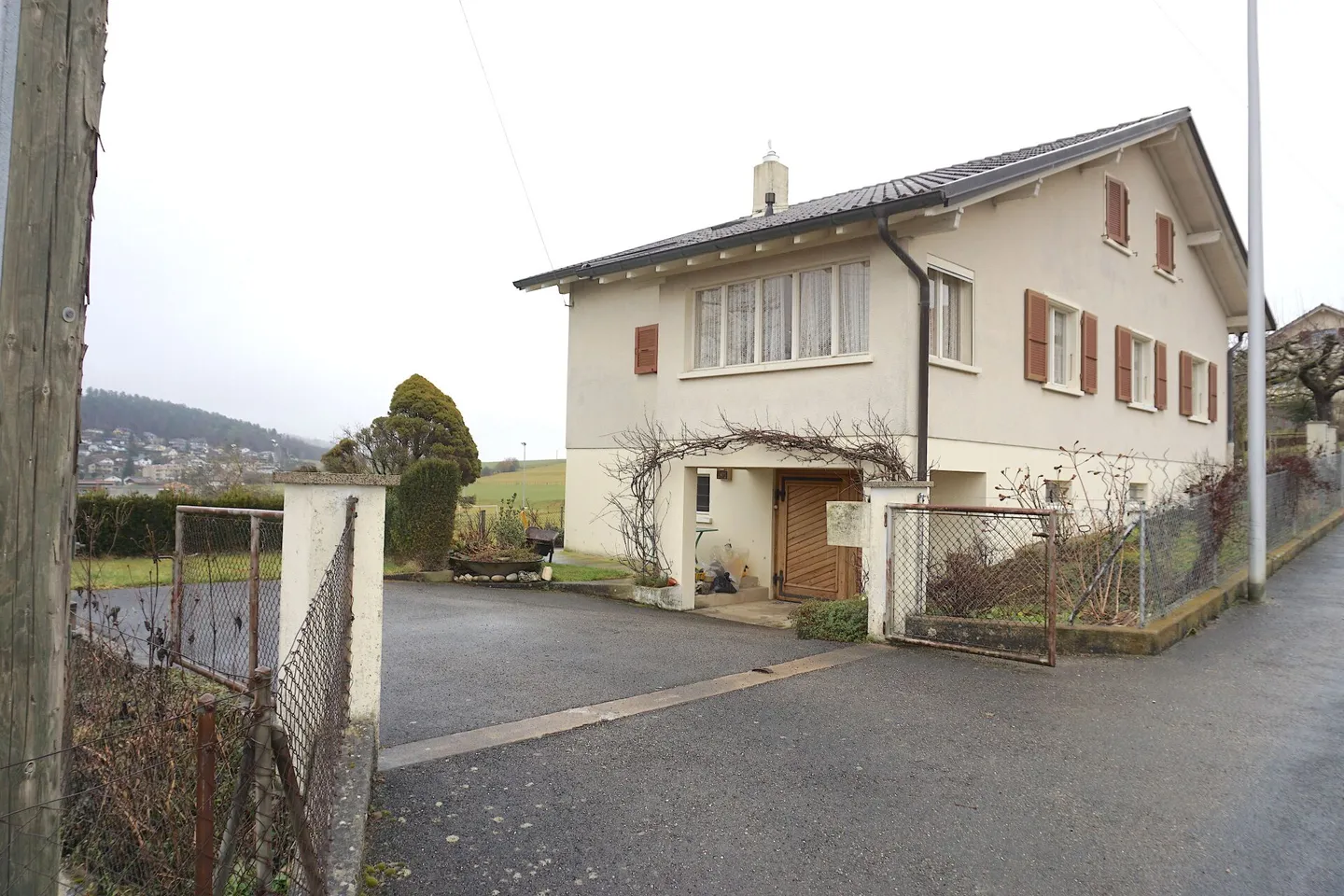 RESERVE - ARI-232 Maison individuelle de 5,5 pièces avec pavillon de jardin - Photo 2 sur 15