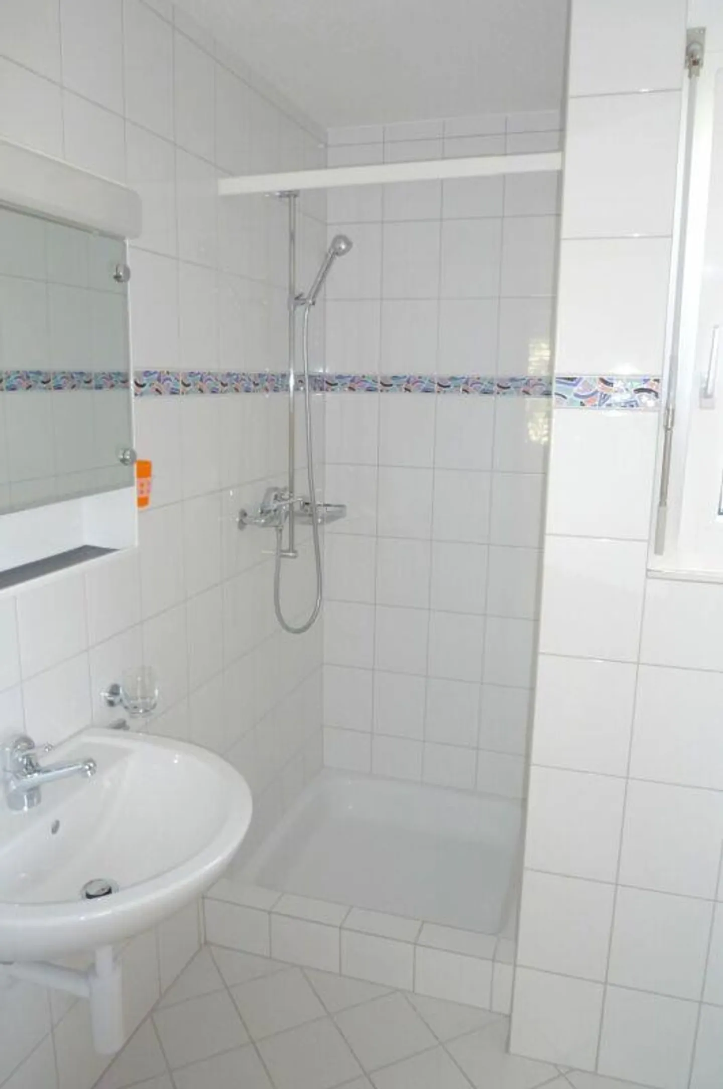 Charmante 2.5 Zimmer Wohnung - Foto 2 von 6