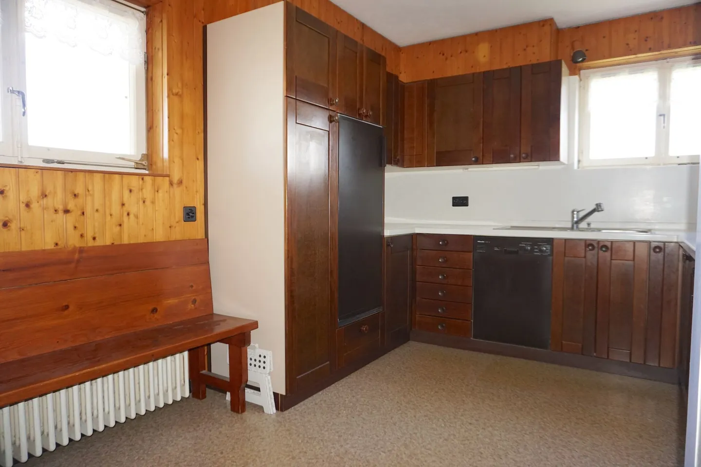 RESERVE - ARI-232 Maison individuelle de 5,5 pièces avec pavillon de jardin - Photo 5 sur 15