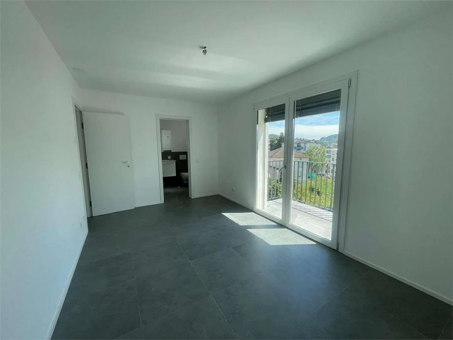 Nouveaux 3.5 pièces dans une résidence prestigieuse - Photo 8 sur 11