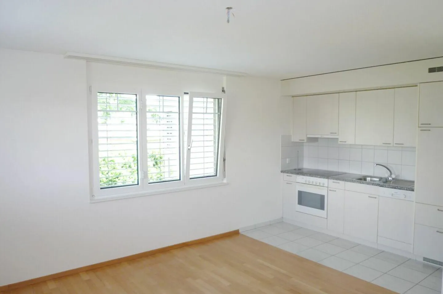 Charmante 2.5 Zimmer Wohnung - Foto 1 von 6