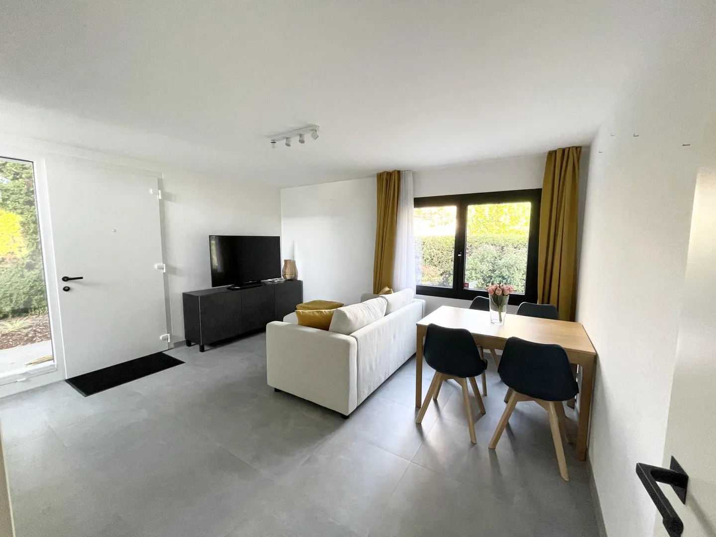 Charming 2-room duplex apartment - Photo 1 of 8
