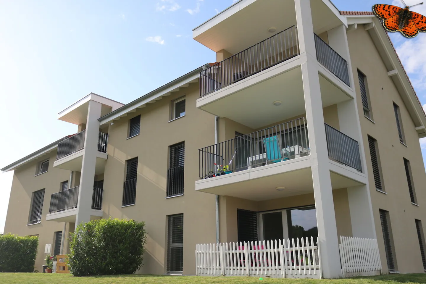 2 ½ ZIMMER - Mit einer Terrasse - Foto 1 von 9