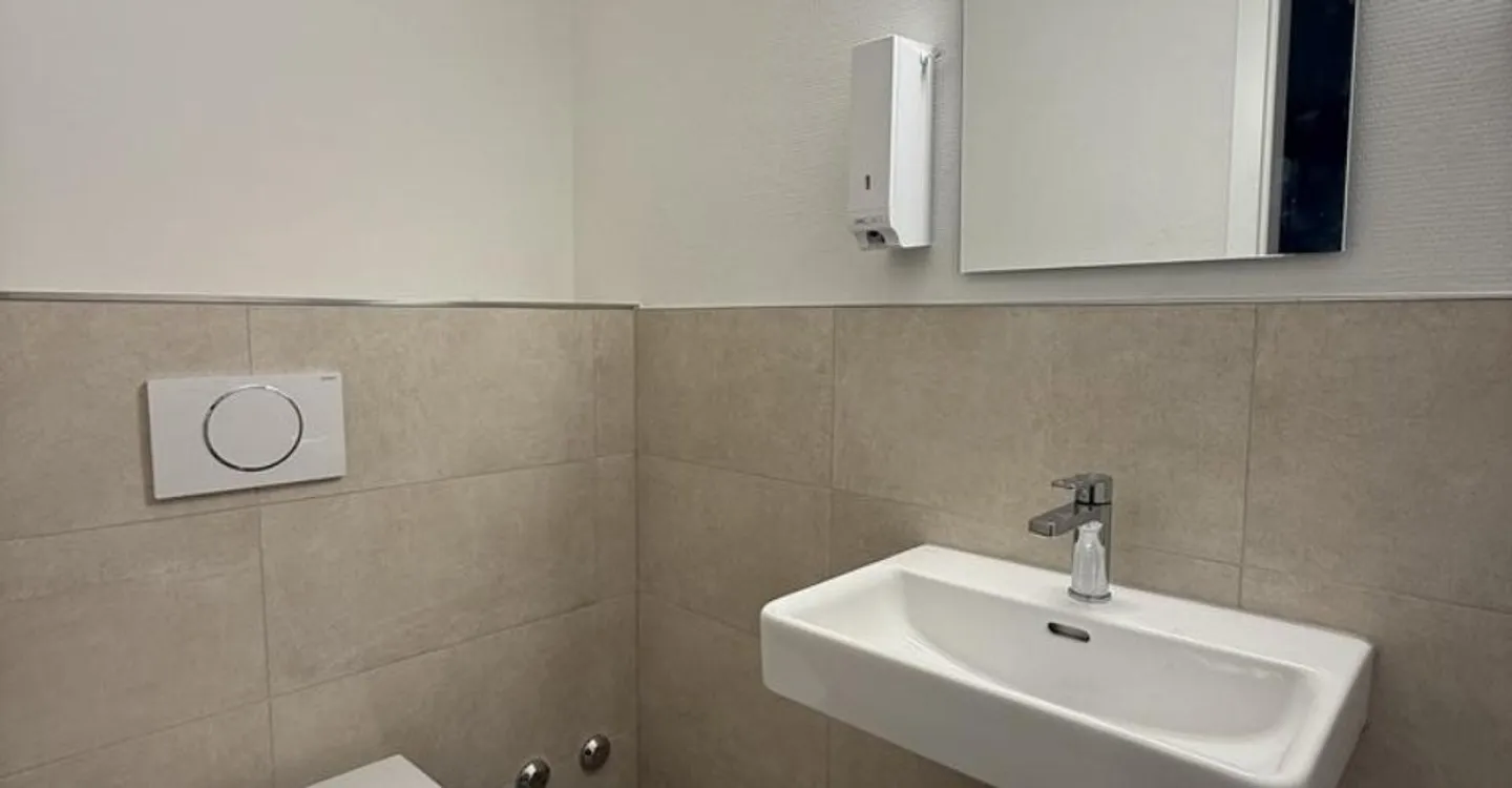 Nuovo ufficio o spazio per studio in affitto nel centro città! - Foto 7 di 9