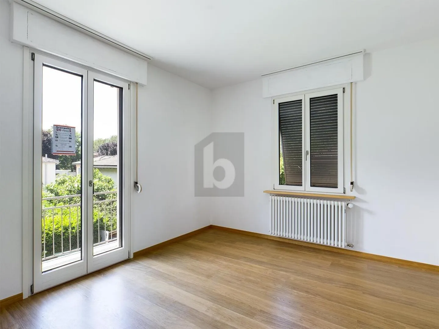 SPACIOUS AND BRIGHT - Photo 4 of 6