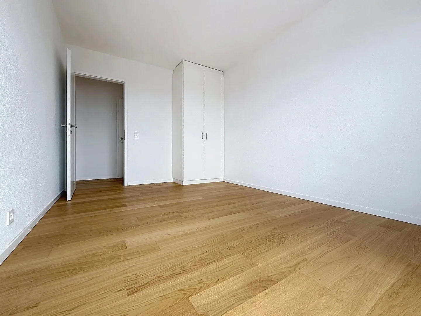 5-room apartment - Photo 4 of 7