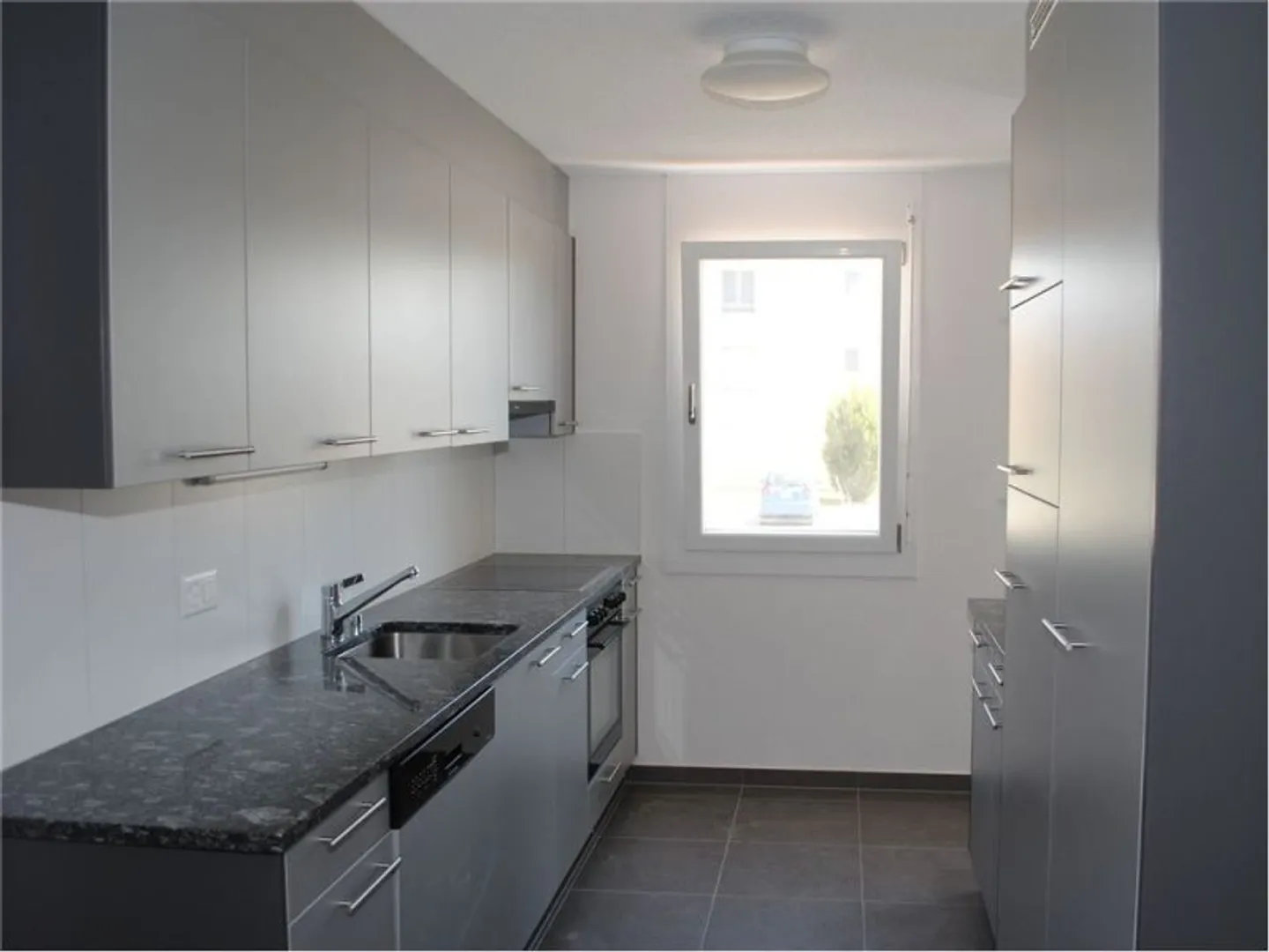 Spacious 4.5-Room Apartment - Photo 5 of 6