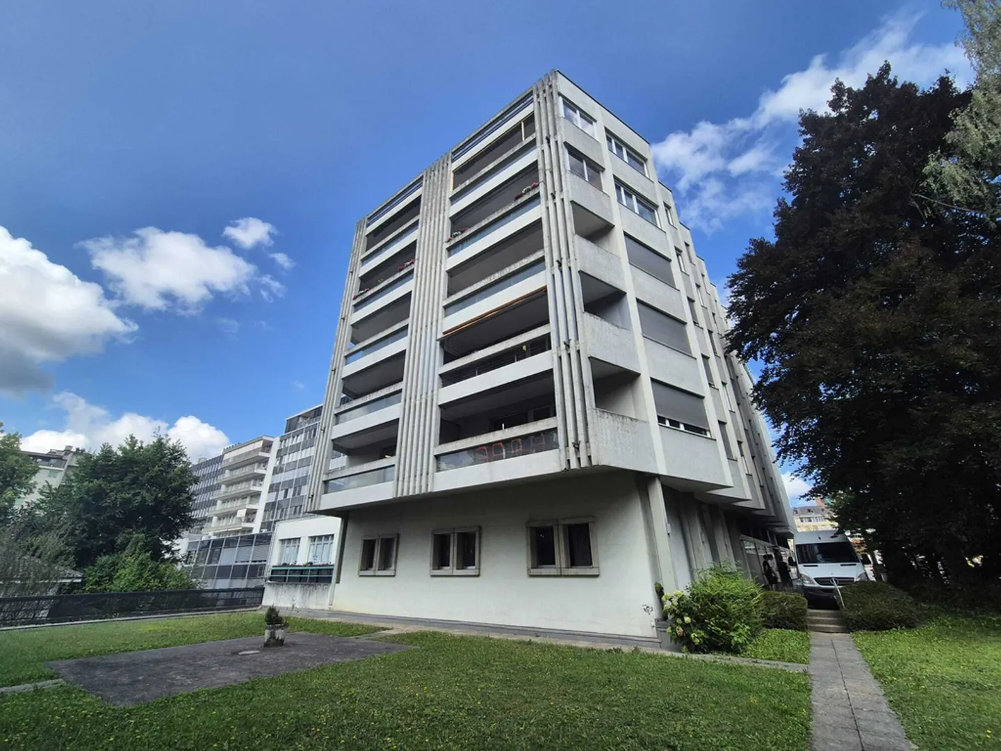 Rental price offered! Beautiful opportunity in the heart of Freiburg - Photo 2 of 4