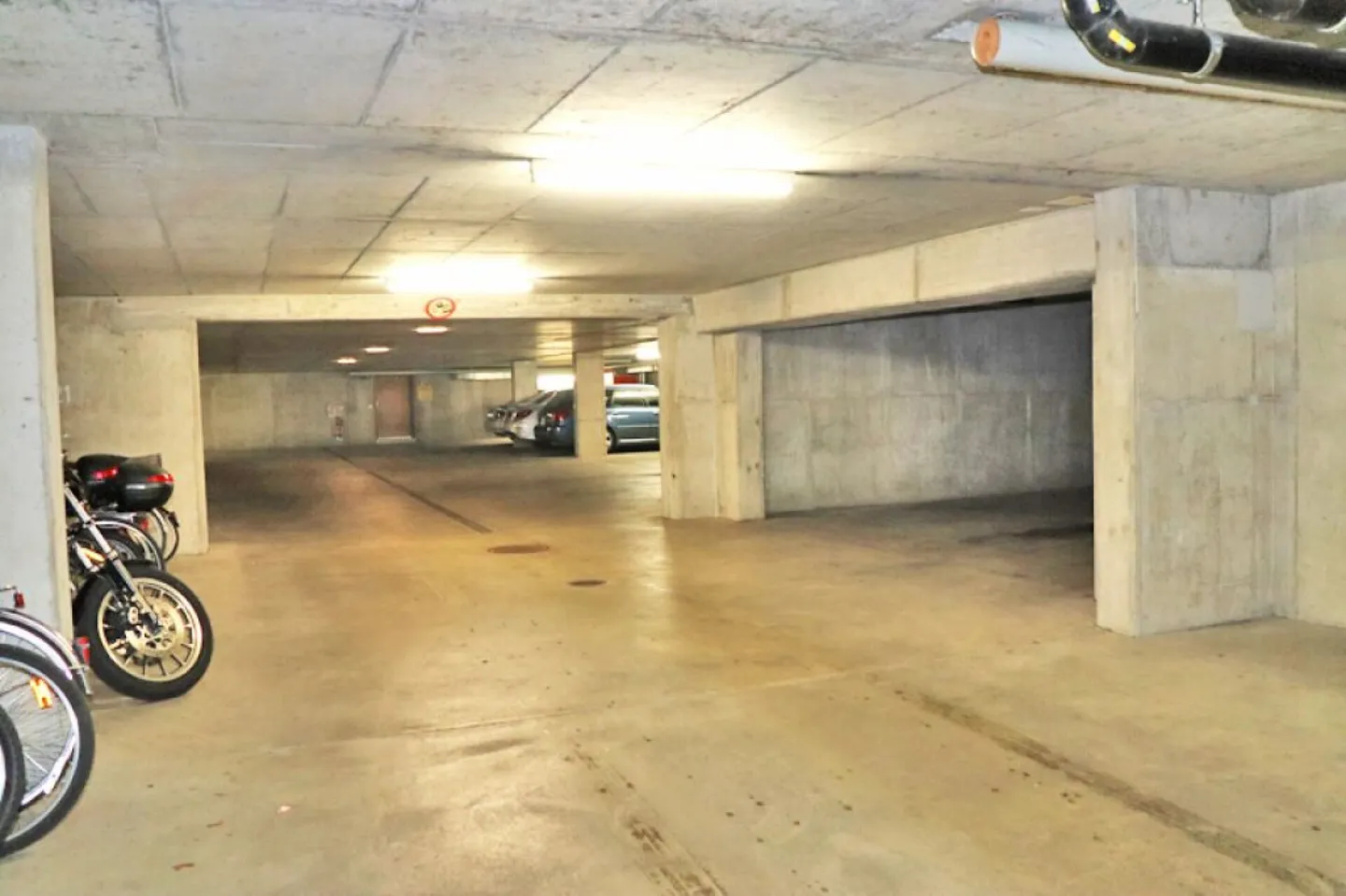 Posto auto in una posizione centrale a Laufen - Foto 1 di 1