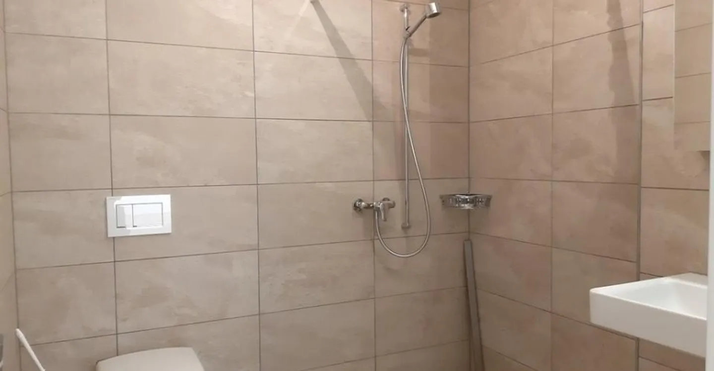 Appartement 2.5 pièces moderne et attrayant à louer - Photo 3 sur 7