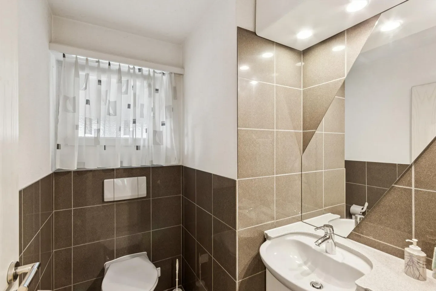 2 Lots, 1 Home, Endless Possibilities - Photo 7 of 10