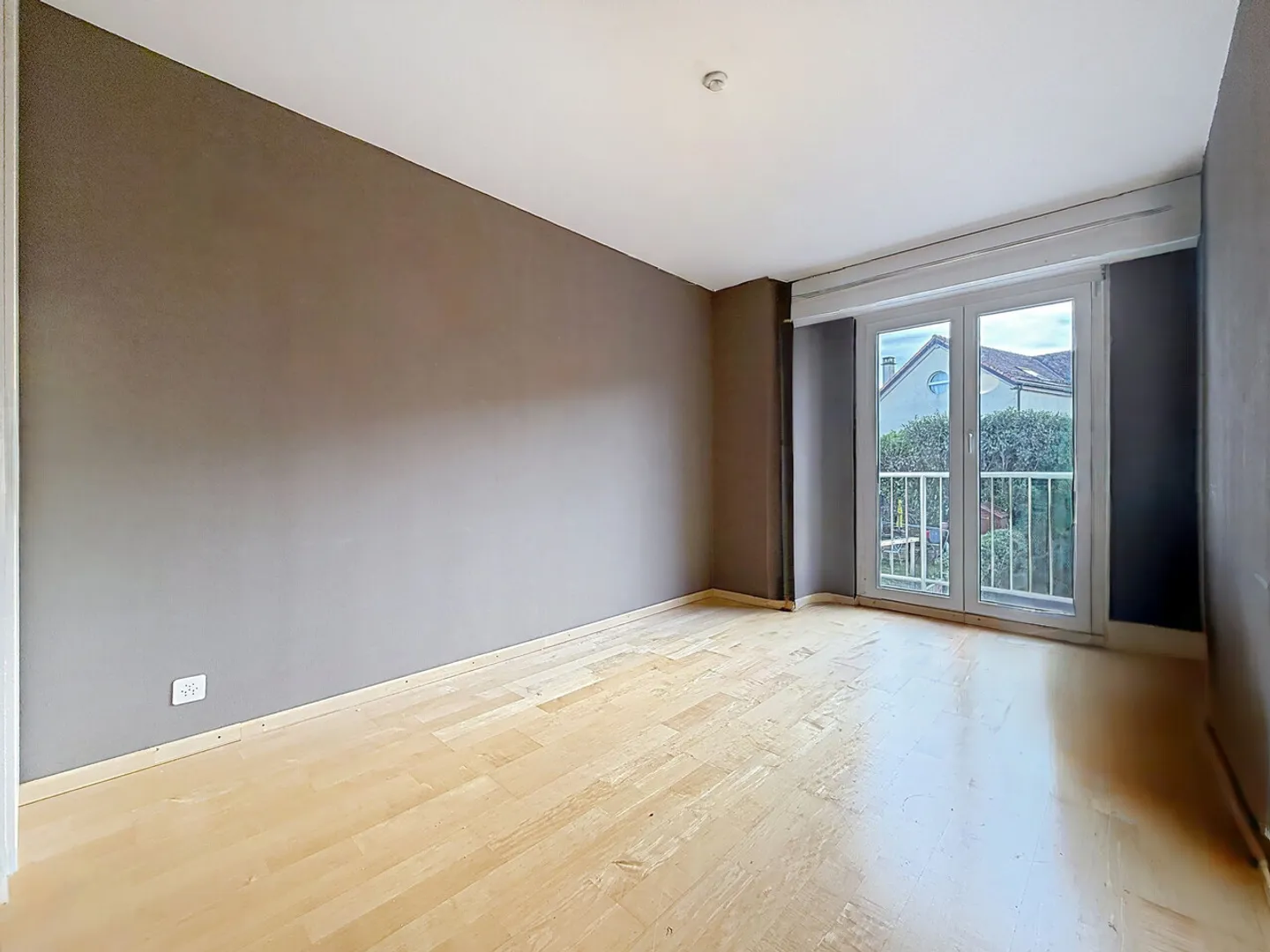 Jolie maison mitoyenne de 5,5 pièces + sous-sol - Photo 6 sur 12