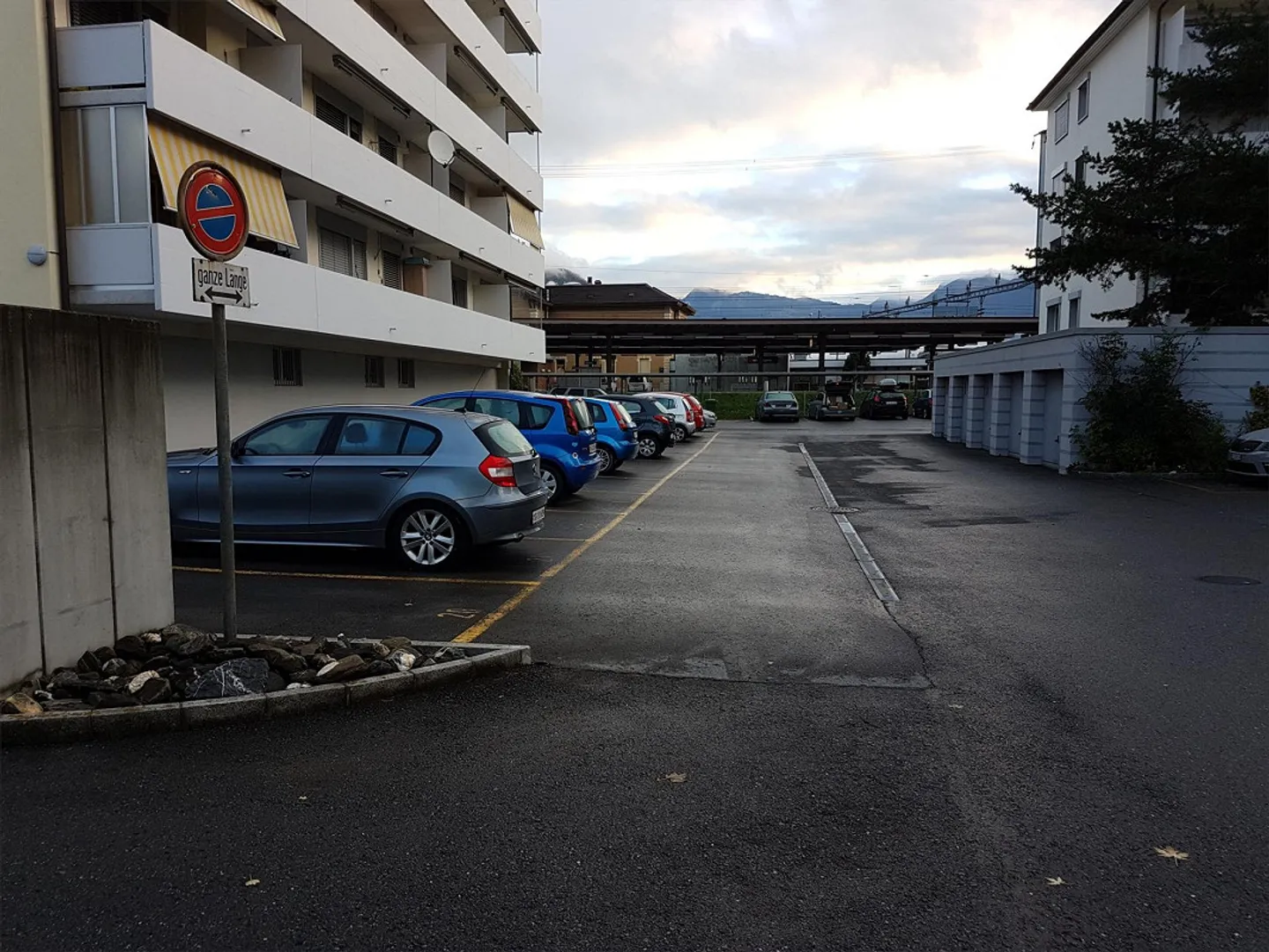 Place de parking extérieure non couverte - Photo 1 sur 1
