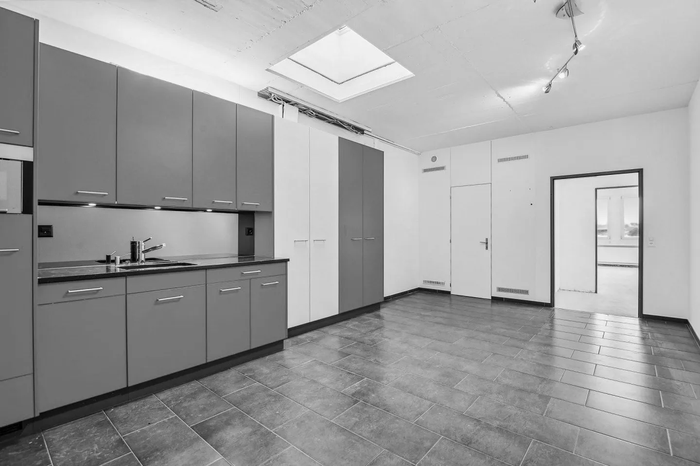 La tua nuova sede aziendale in Attika 272 m² - Foto 10 di 12