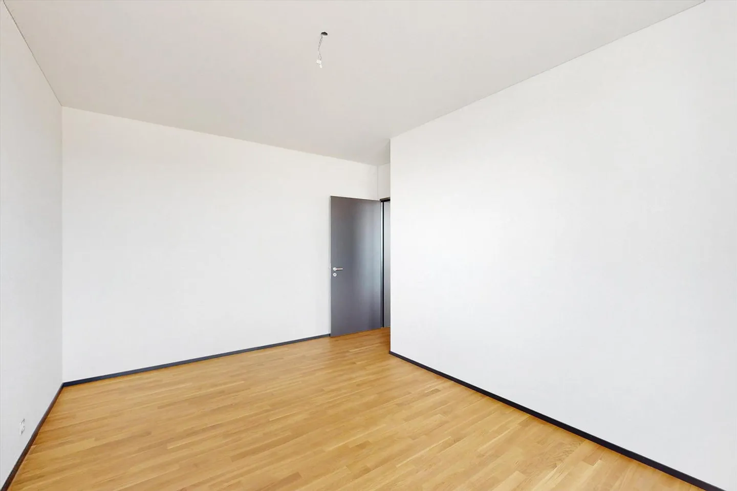 Fitness, Cinema, Bowling, Shops and Restaurants - all in-house - Photo 5 of 7