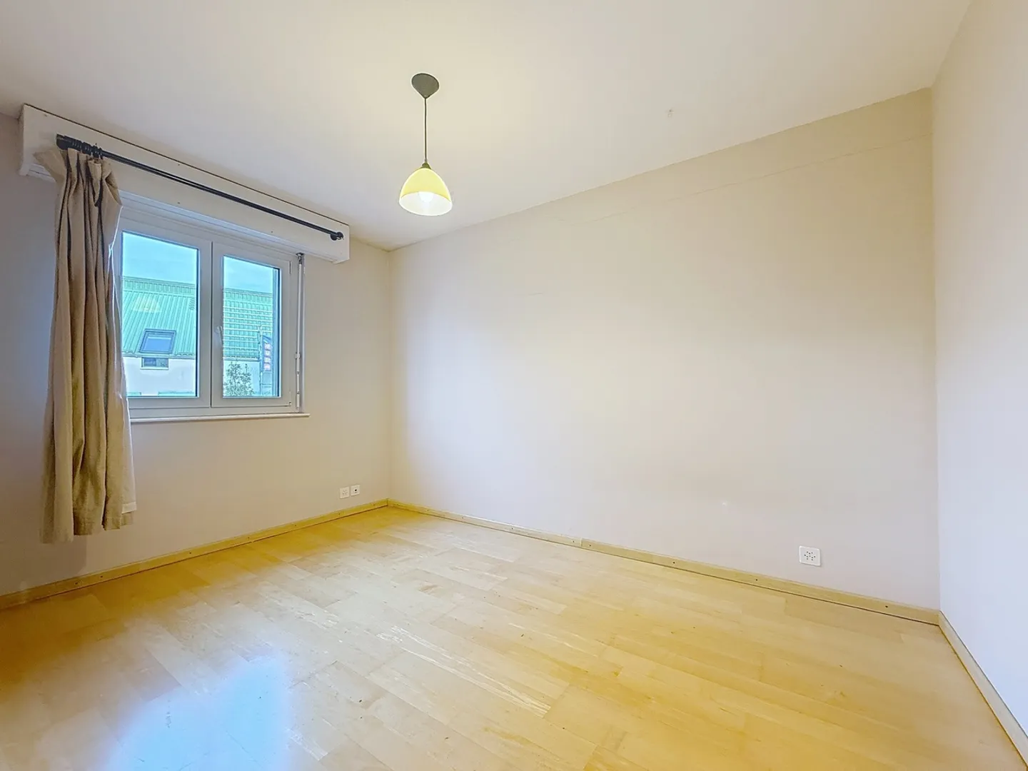 Jolie maison mitoyenne de 5,5 pièces + sous-sol - Photo 9 sur 12